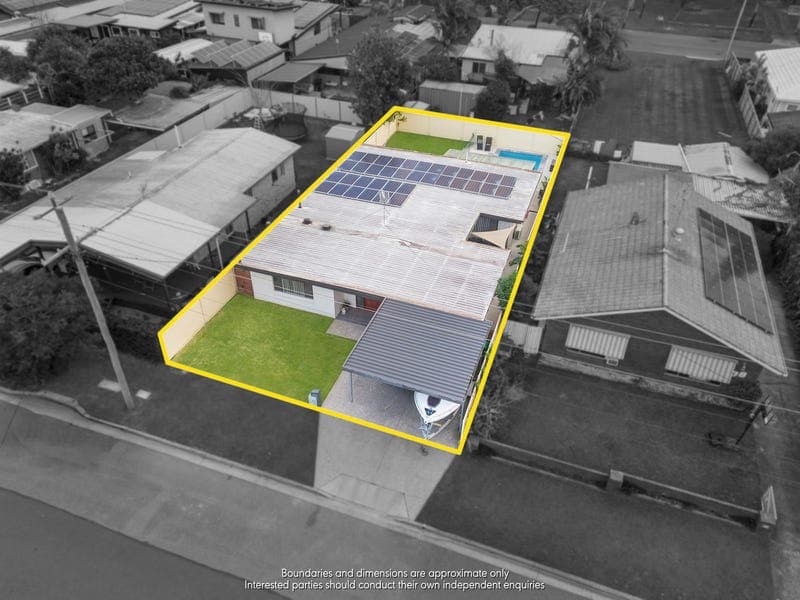36 Iando Street, Coombabah — photo 1 of 5