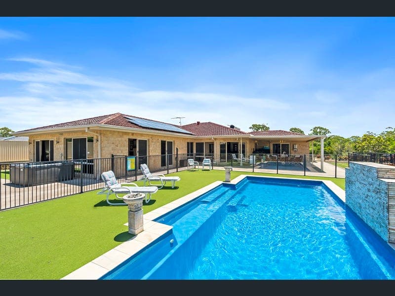 38 Briston Avenue, Burpengary East — photo 1 of 5