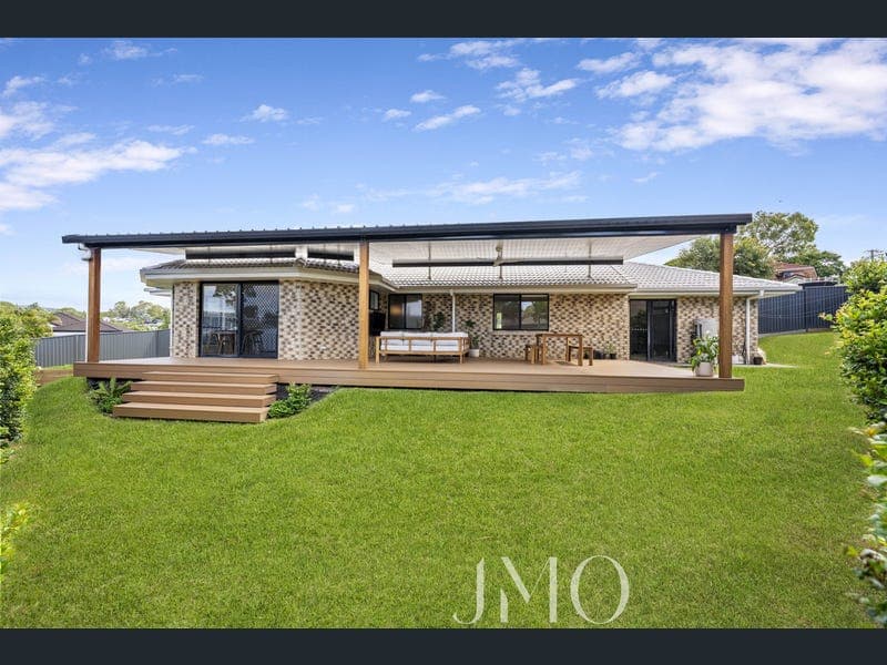 13 Merlin Place, Ormeau — photo 1 of 5