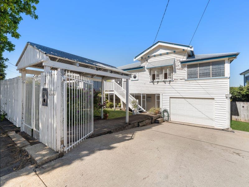 296 Rode Road, Wavell Heights — photo 1 of 5