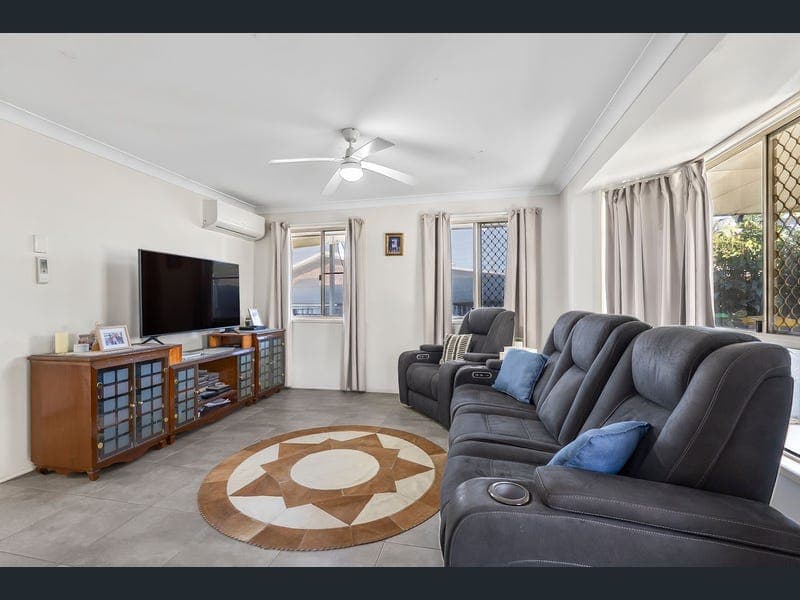 8 Lyndal Court, Morayfield — photo 1 of 5