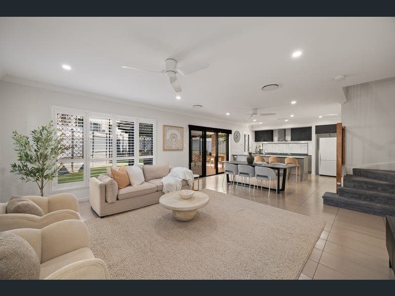 6 Kaypee Street, Tarragindi — photo 1 of 5