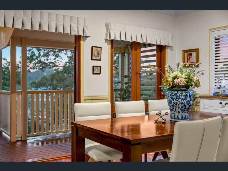 15A Valentine Street, Toowong — photo 1 of 5