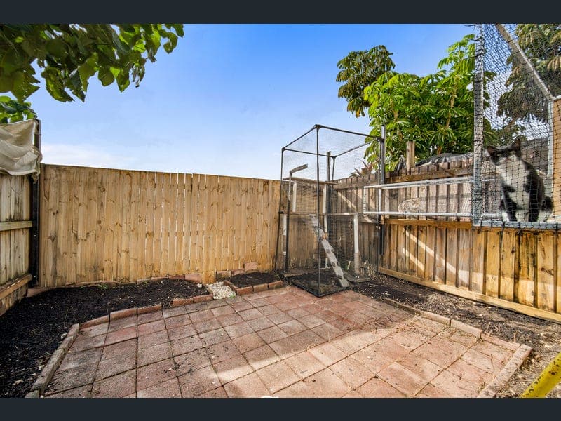 4/3 Mintaro Crescent, Woree — photo 1 of 5