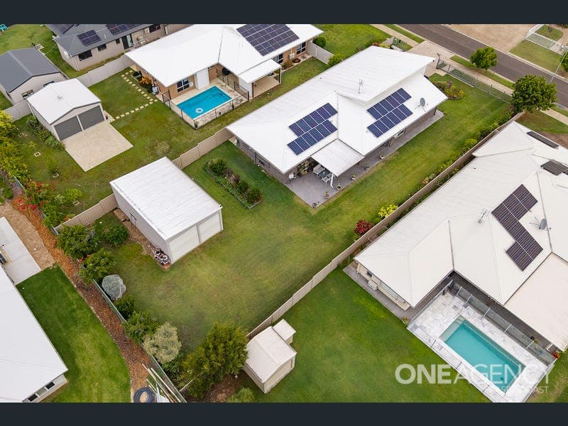 54 Ronaldo Way, Urangan — photo 1 of 5