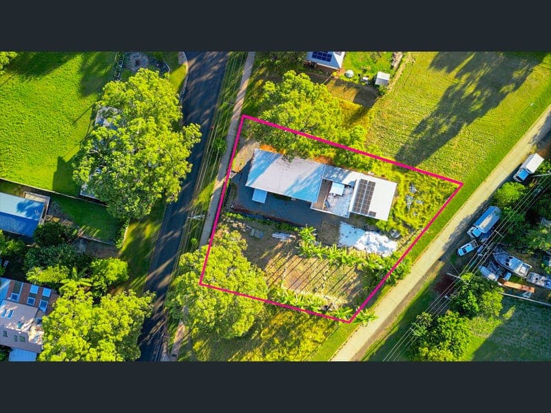 56-58 Lucas Drive, Lamb Island — photo 1 of 5