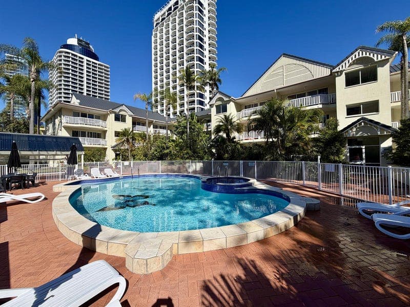 40/42 Beach Parade, Surfers Paradise — photo 1 of 5