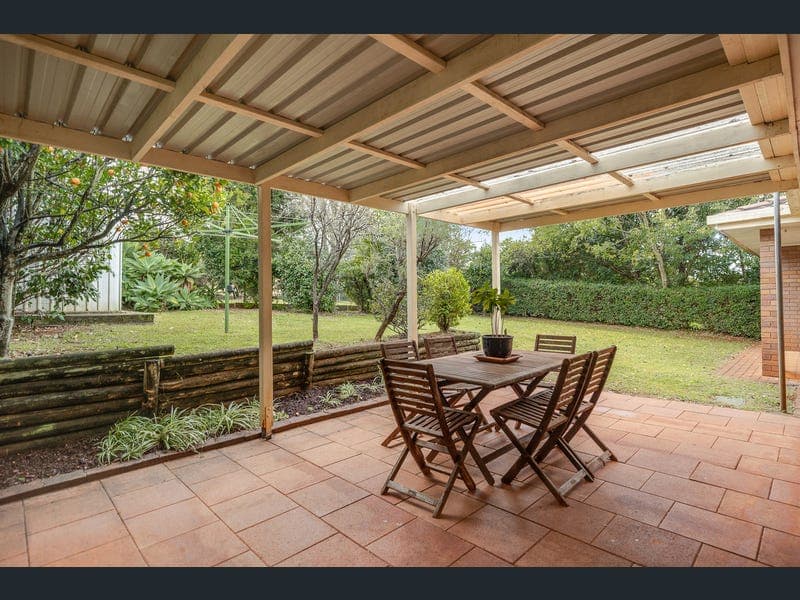 9 Nellie Street, Centenary Heights — photo 1 of 5