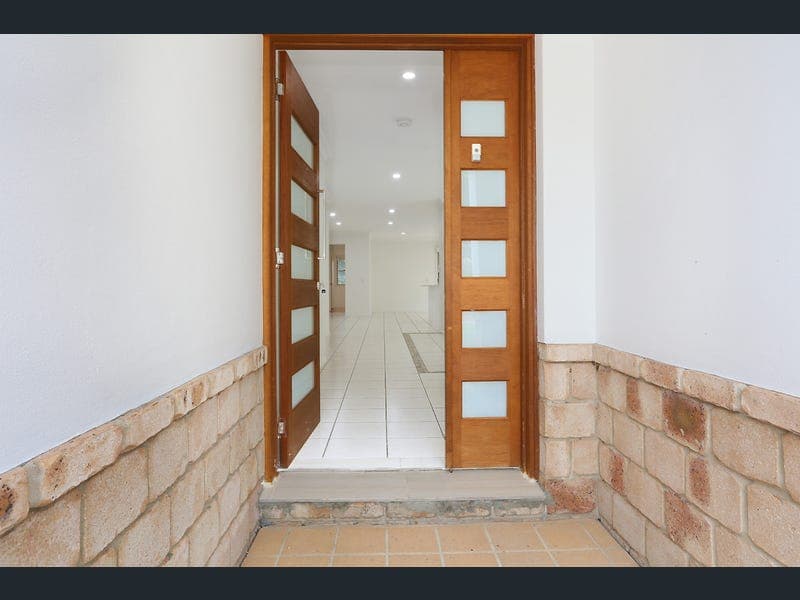 11 Fanning Court, Pacific Pines — photo 1 of 5