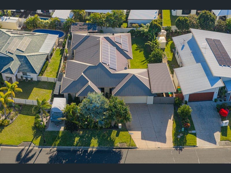 47 Kakadu Circuit, Banksia Beach — photo 1 of 5