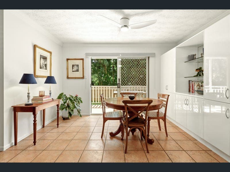1/2 Woodland Street, Ashgrove — photo 1 of 5