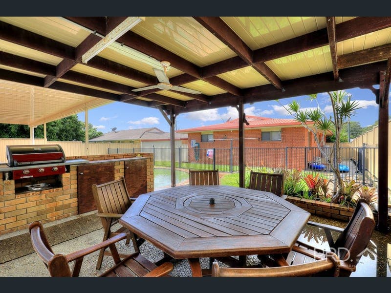 17 Drummond Street, Urangan — photo 1 of 5