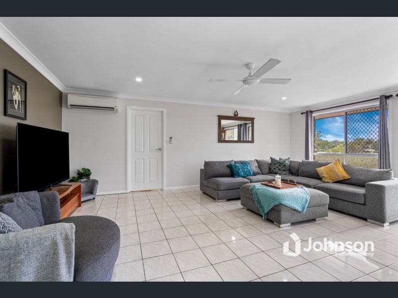 18 Cornwall Crescent, Alexandra Hills — photo 1 of 5