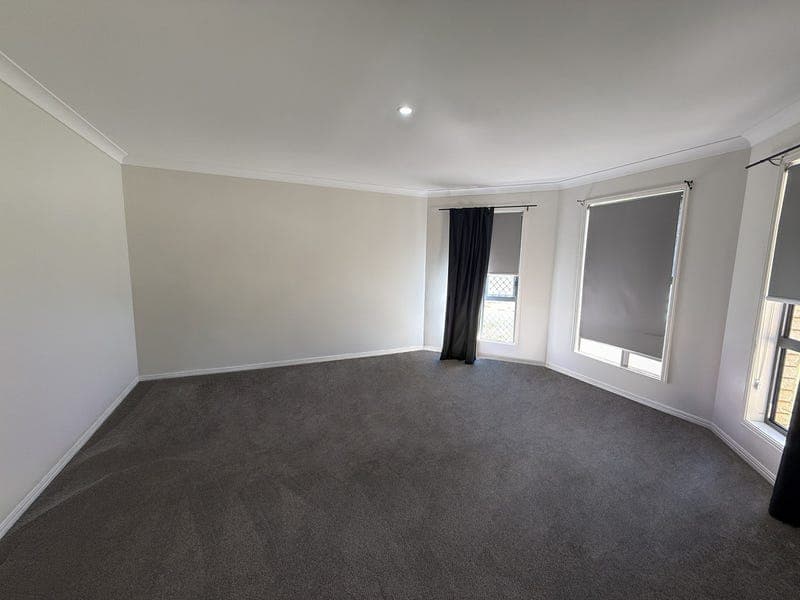 76 Gosden Drive, Dalby — photo 1 of 5
