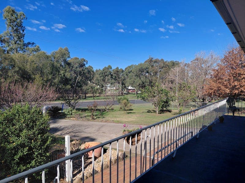 97 Glengallan Road, Warwick — photo 1 of 5