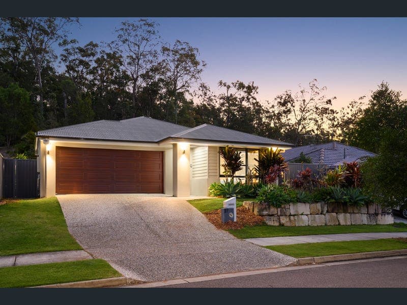 27 Aingeal Place, Oxenford — photo 1 of 5