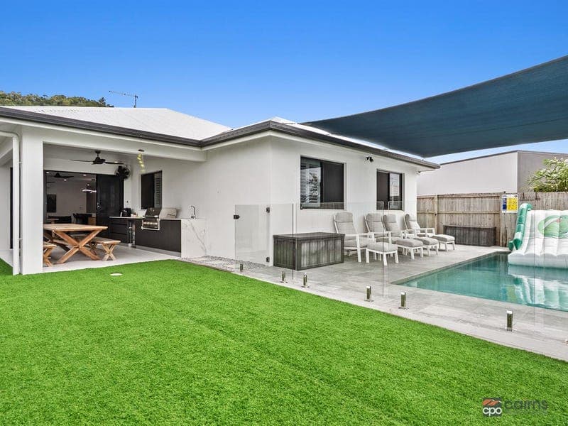 13 Backstay Place, Trinity Beach — photo 1 of 5