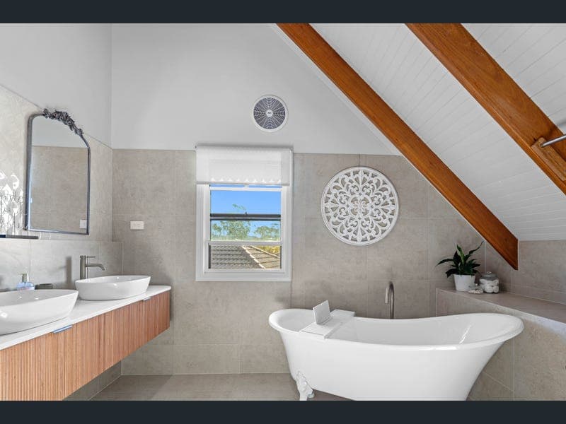 3 Emerson Way, Oxenford — photo 1 of 5