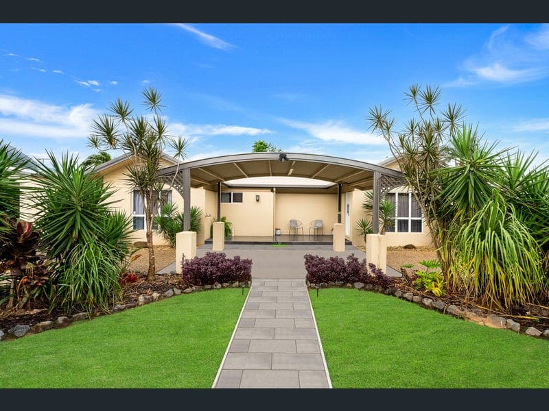 185 Robert Road, Bentley Park — photo 1 of 5
