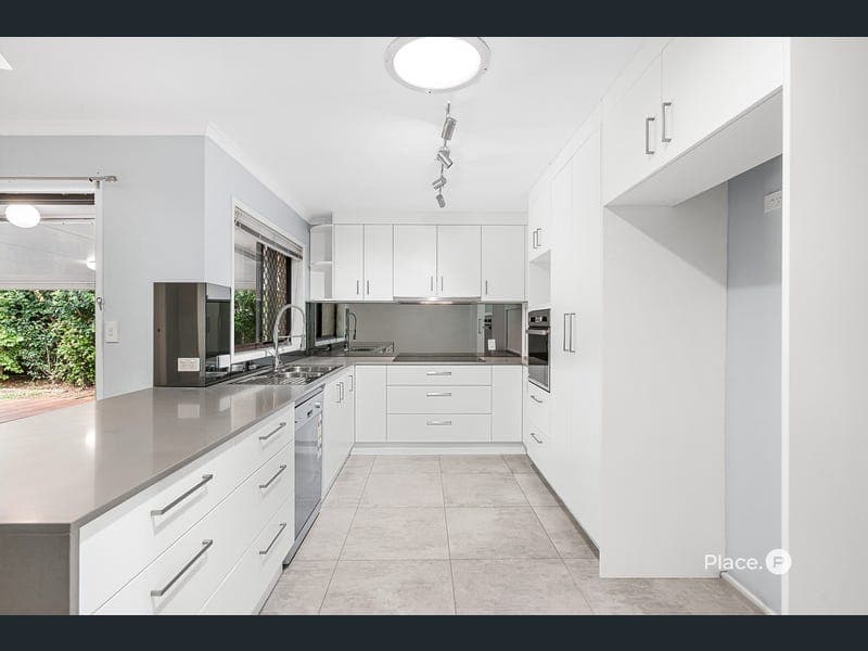 34 Mackerel Street, Manly West — photo 1 of 5