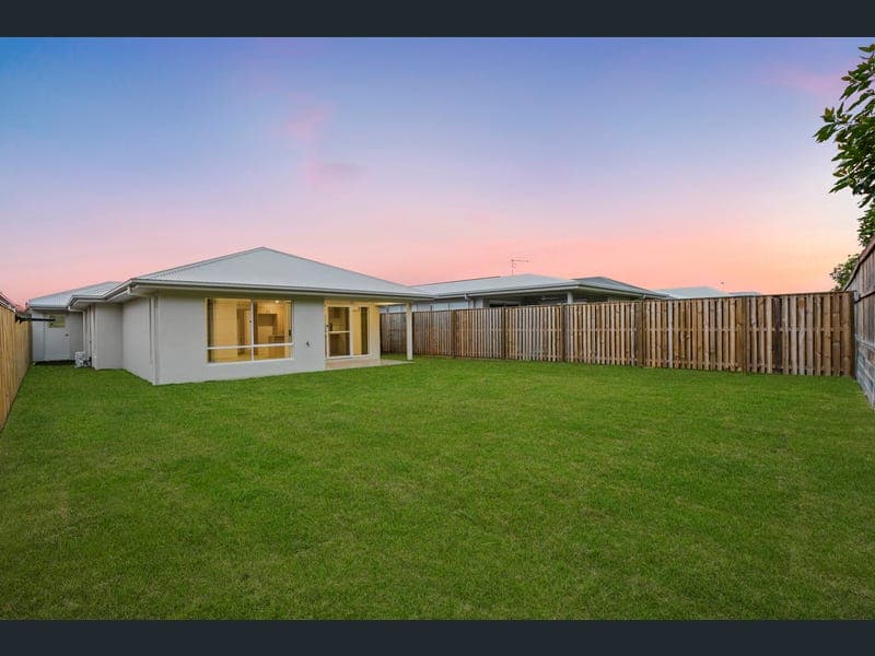12 Garnet Court, Chambers Flat — photo 1 of 5
