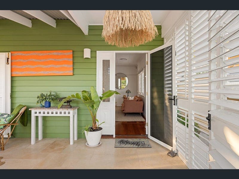 22 Longfellow Street, Norman Park — photo 1 of 5