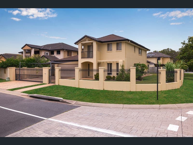 7 Juniper Circuit, Stretton — photo 1 of 5
