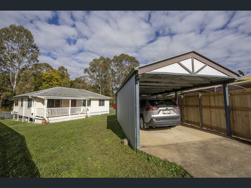 5 Brundrit Court, Morayfield — photo 1 of 5