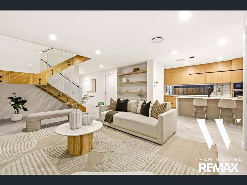 10 McEwan Street, Carina — photo 1 of 5