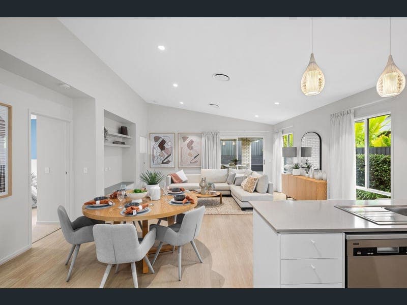 25 Foley Way, White Rock — photo 1 of 5