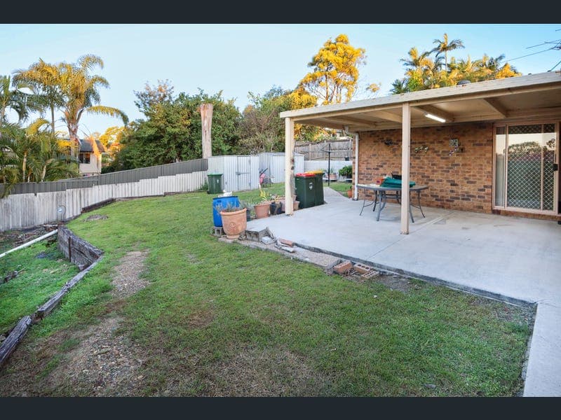 12 Port Street, Jamboree Heights — photo 1 of 5