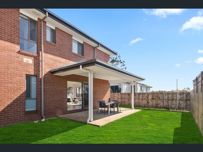7 Marty Street, Wynnum West — photo 1 of 5