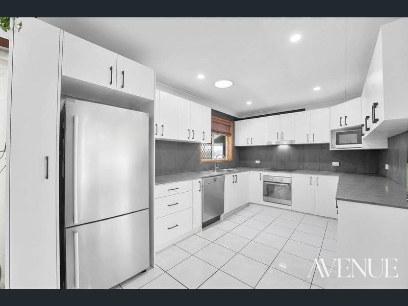 118 Bottlebrush Drive, Regents Park — photo 1 of 5
