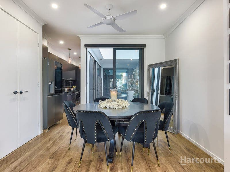 26 Citriodora Street, Carseldine — photo 1 of 5