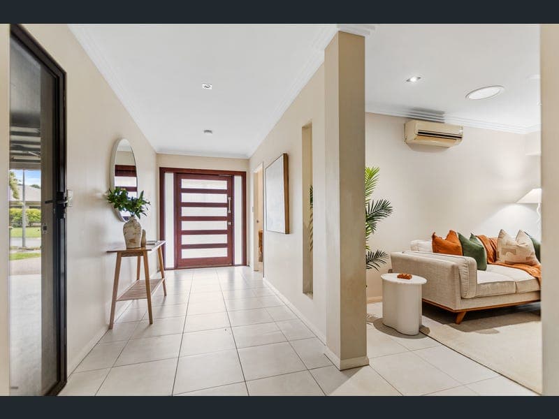 12 Hodkinson Street, Redlynch — photo 1 of 5