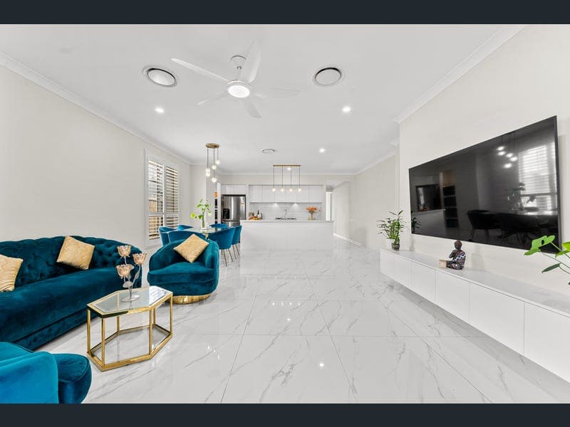 2 Bellerive Street, Pallara — photo 1 of 5