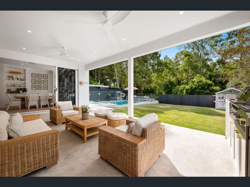 24 Hecklemann Street, Carina Heights — photo 1 of 5