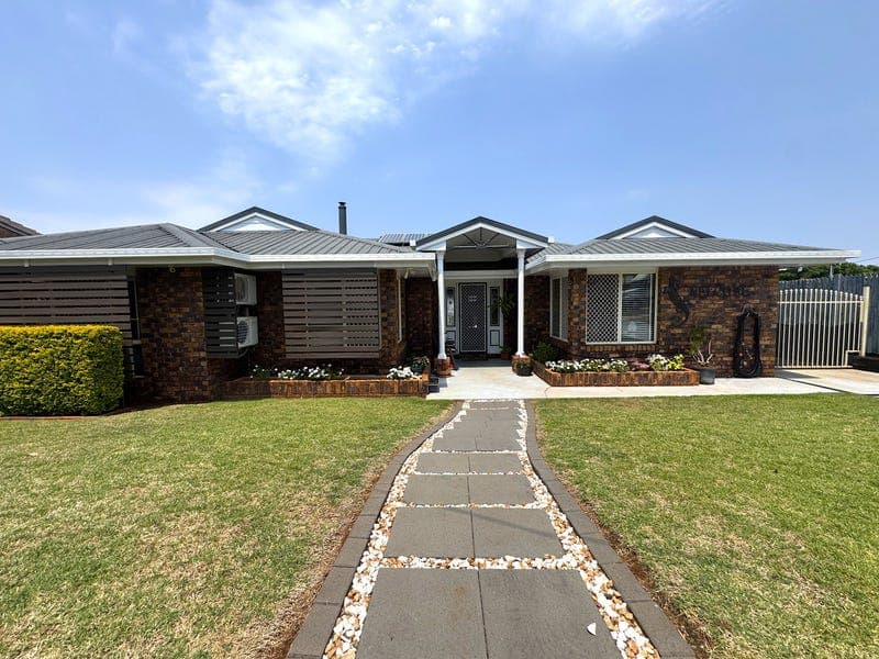 89 Ivy Street, Kingaroy — photo 1 of 5