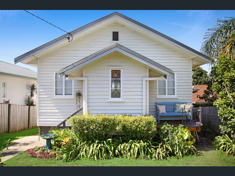 19 Kerr Avenue, Southport — photo 1 of 5