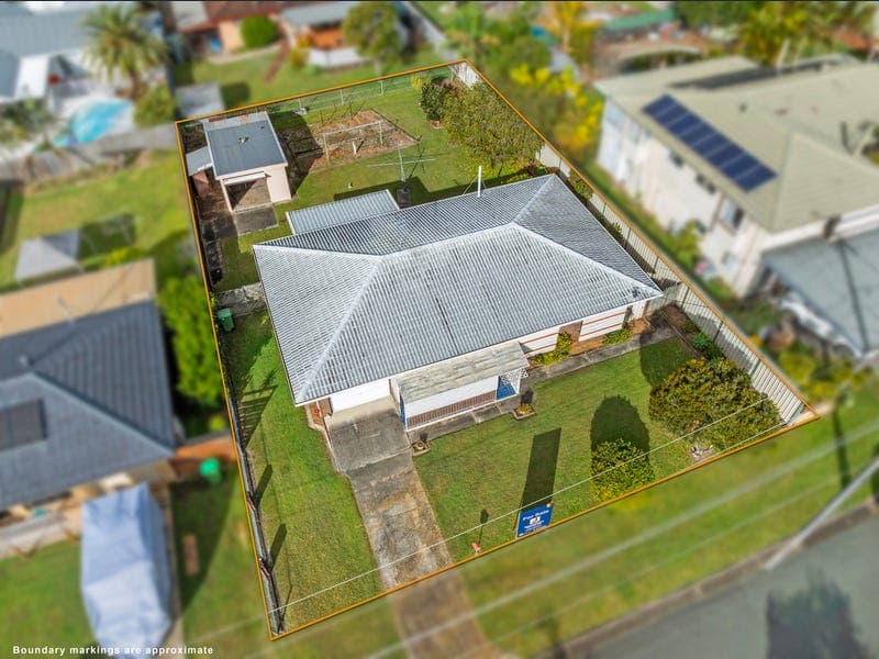19 Malling Street, Birkdale — photo 1 of 5