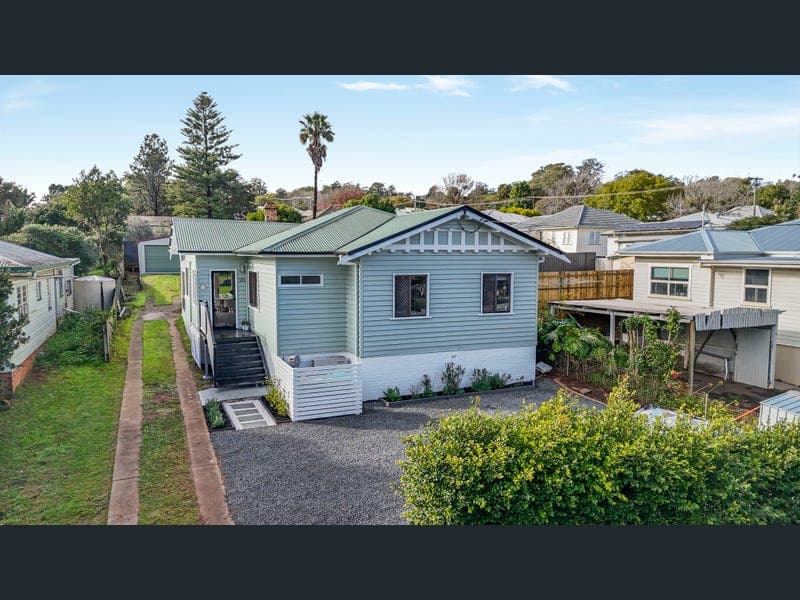 20 Ruthven Street, Harlaxton — photo 1 of 5