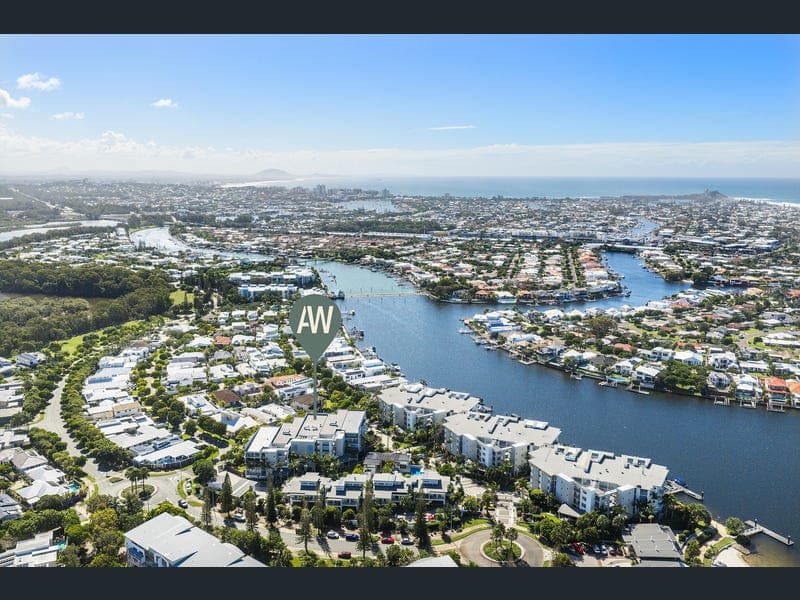 74/7 Grand Parade, Kawana Island — photo 1 of 5