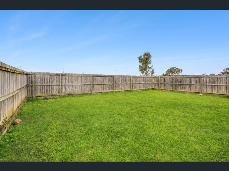 86 Fern Parade, Griffin — photo 1 of 5
