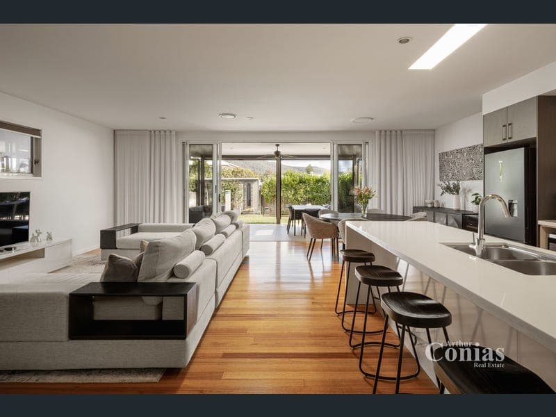10 Helles Road, Enoggera — photo 1 of 5