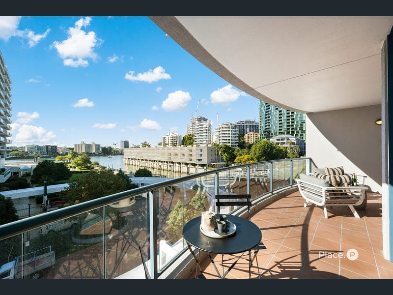 317/35 Prospect Street, Kangaroo Point — photo 1 of 5