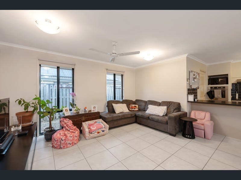 18 Kingsford Drive, Upper Coomera — photo 1 of 5