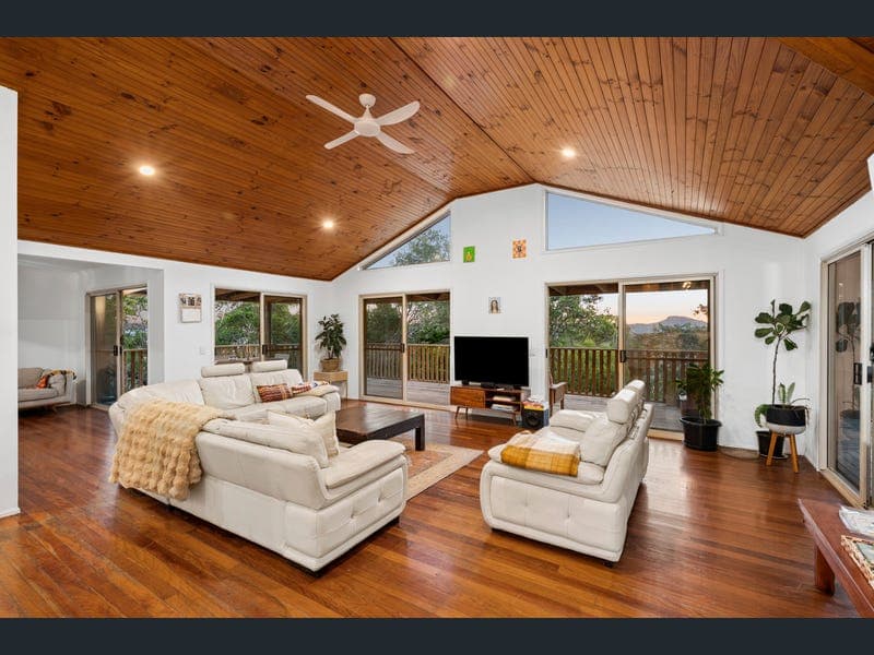 29 Hilltop Crescent, Coolum Beach — photo 1 of 5