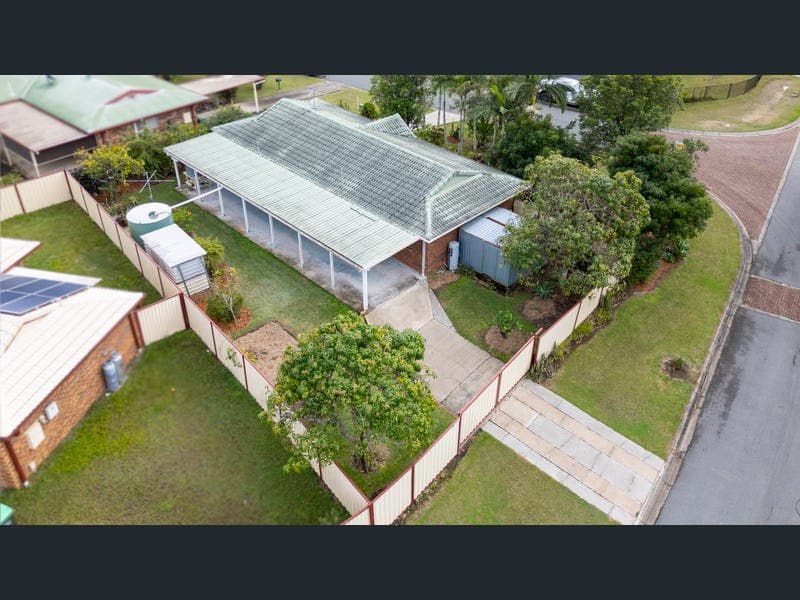 1 Suncrest Court, Caboolture — photo 1 of 5