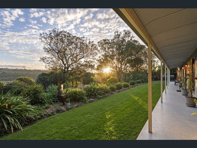 84 Moseley Road, Glencoe — photo 1 of 5