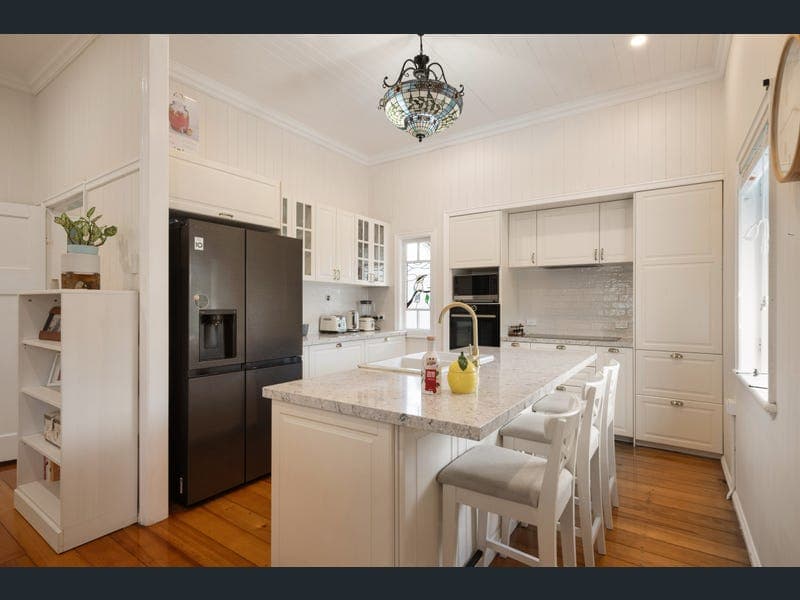 28 Nathan Terrace, Yeerongpilly — photo 1 of 5